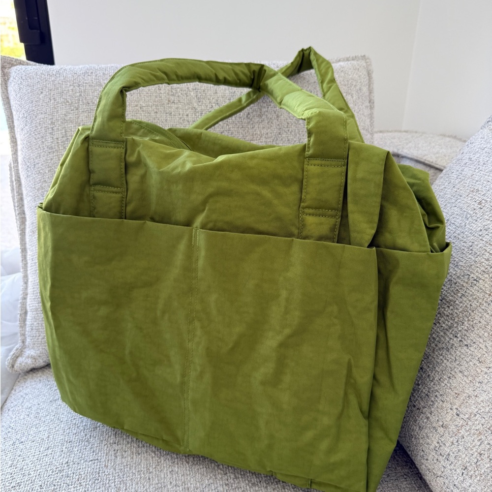BAGGU Small Cloud Carry-On Bag - Green Juice